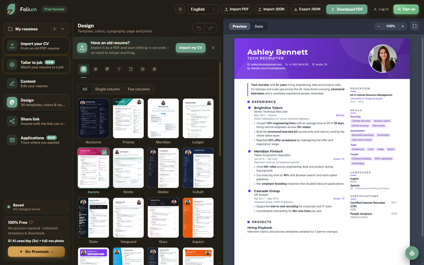The Folium editor: template gallery on the left, a live resume preview on the right.